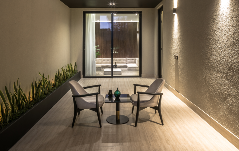 الفناء-الخارجى